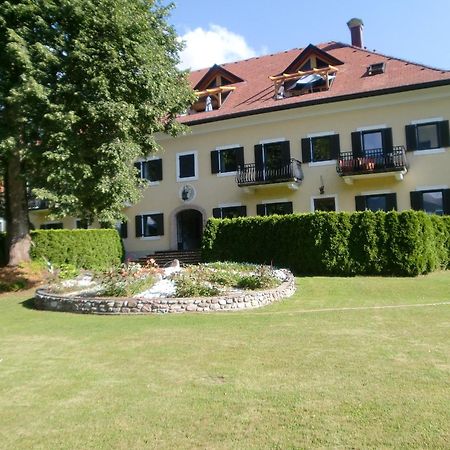 Garten- & Loggia-Appartement Herrenhaus Dellach im Drautal Dış mekan fotoğraf