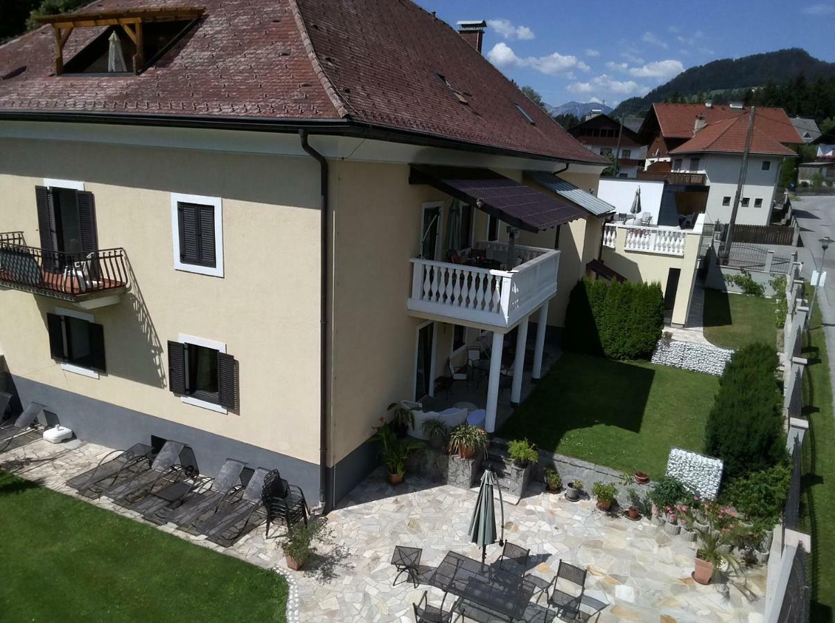 Garten- & Loggia-Appartement Herrenhaus Dellach im Drautal Dış mekan fotoğraf