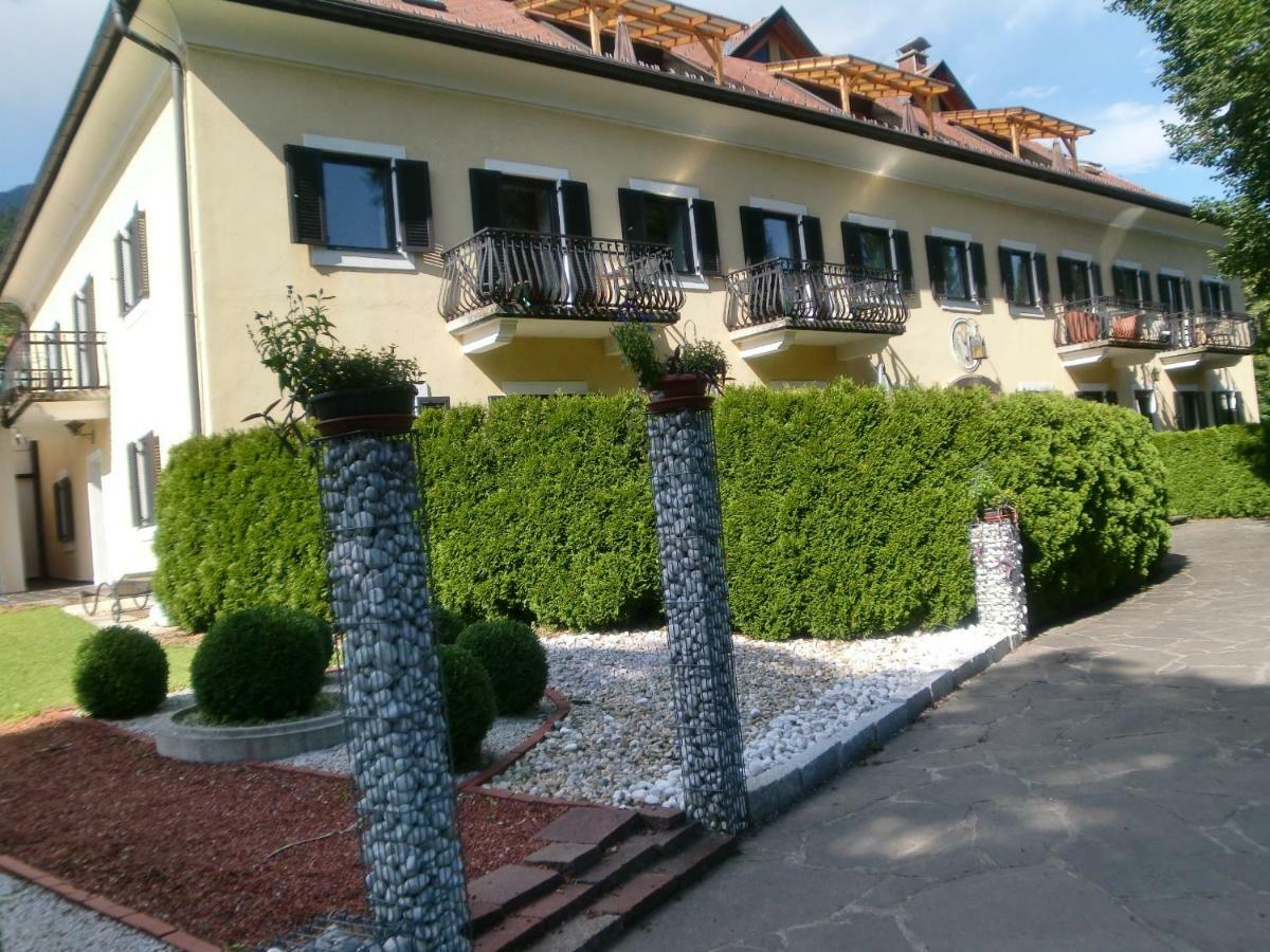 Garten- & Loggia-Appartement Herrenhaus Dellach im Drautal Dış mekan fotoğraf