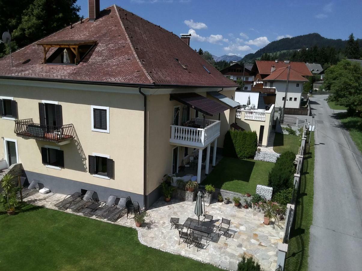 Garten- & Loggia-Appartement Herrenhaus Dellach im Drautal Dış mekan fotoğraf