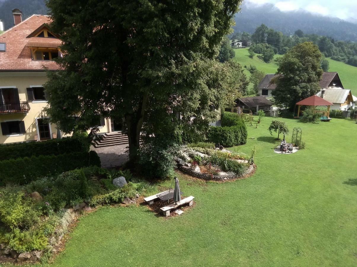 Garten- & Loggia-Appartement Herrenhaus Dellach im Drautal Dış mekan fotoğraf