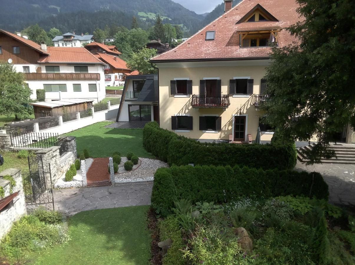 Garten- & Loggia-Appartement Herrenhaus Dellach im Drautal Dış mekan fotoğraf